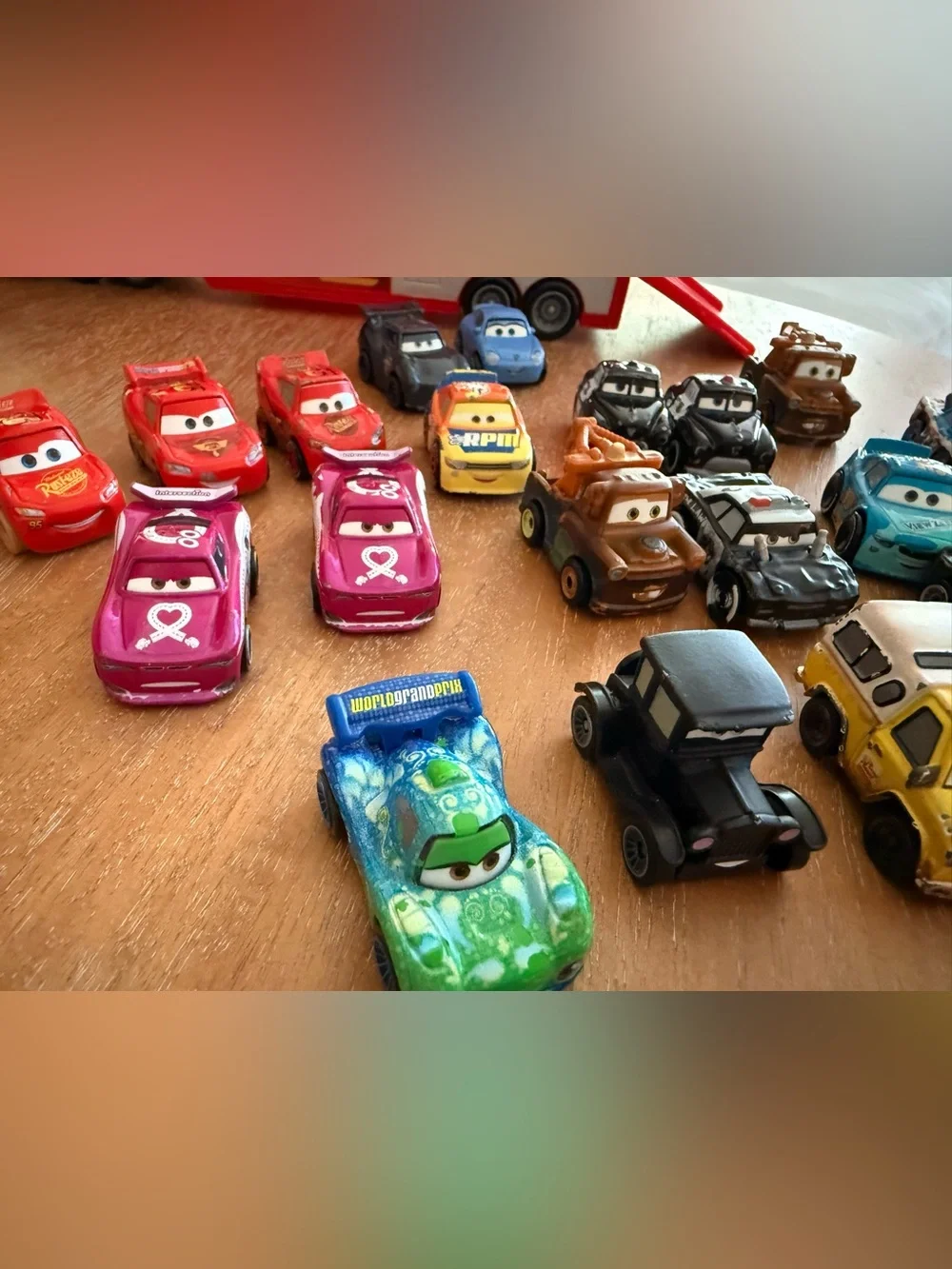 Disney Pixar Cars Mack Truck CarriDisney Pixar Cars